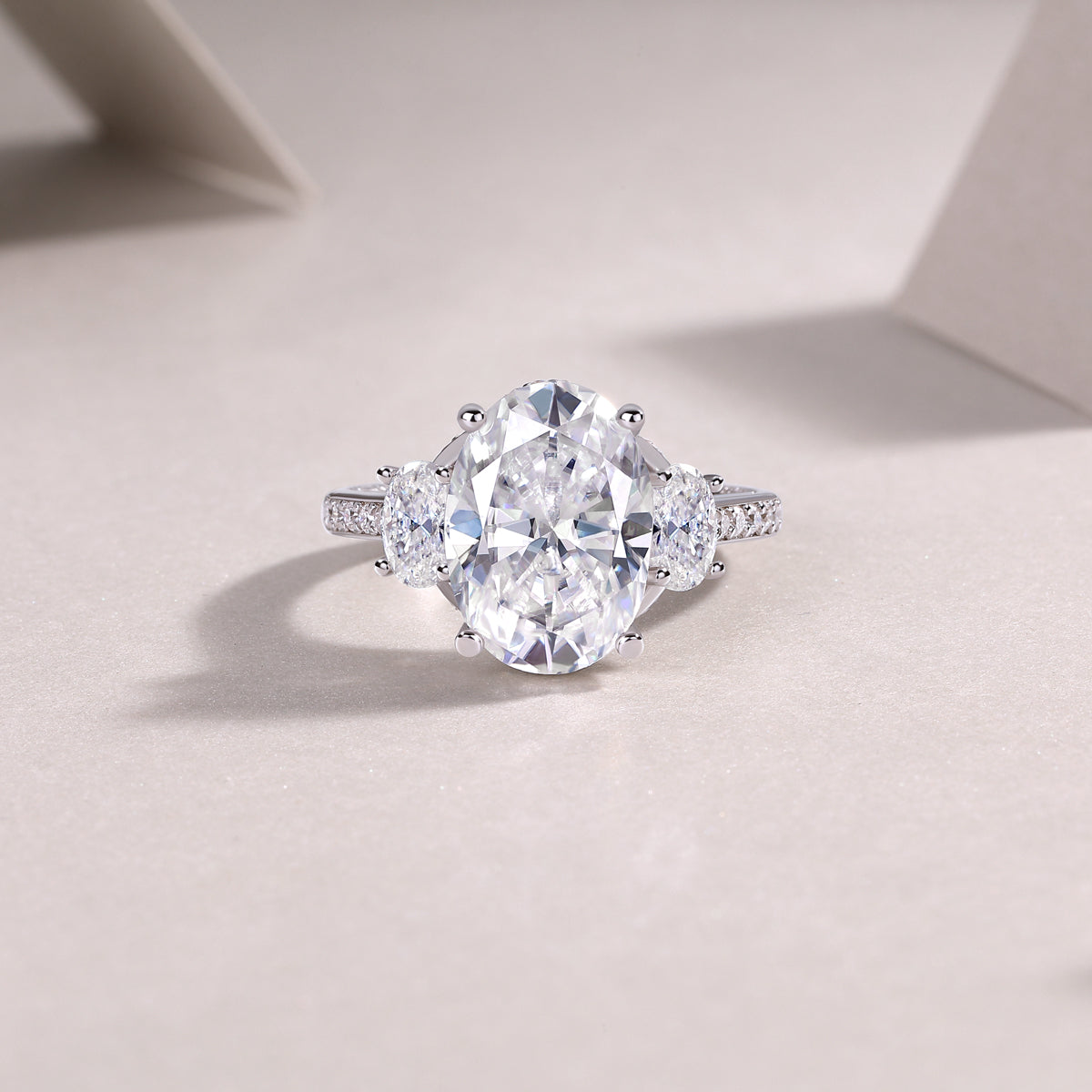 Crown Of Radiance — Kenmerkende sterling zilveren ring (eivormig)